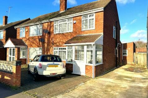 4 bedroom semi-detached house for sale