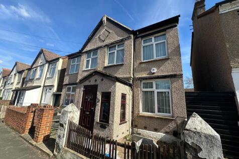Waterloo Road, Hillingdon, Greater... 5 bed semi