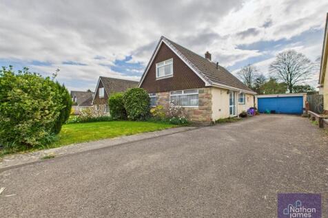 4 bedroom detached bungalow for sale