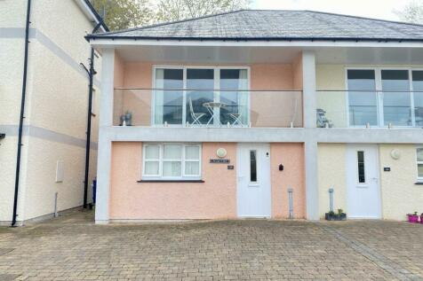 2 bedroom semi-detached house for sale