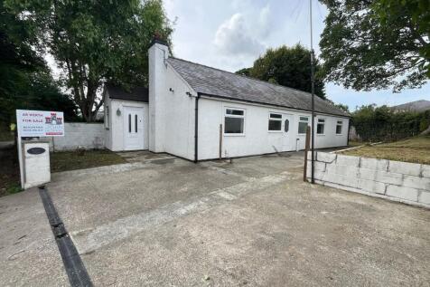 2 bedroom semi-detached bungalow for sale