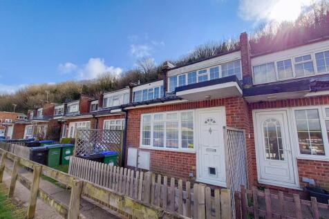 Park Drive Close, Newhaven 2 bed terraced house for sale
