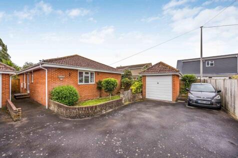 East Hayling, Hampshire 3 bed detached bungalow for sale