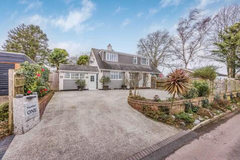 Woodgaston Lane, Hayling Island... 4 bed detached house for sale