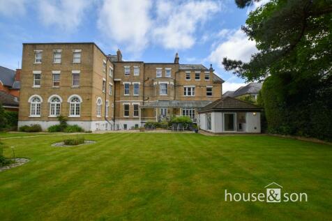 1 bedroom ground floor flat for sale