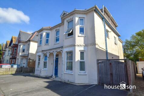 2 bedroom ground floor flat for sale