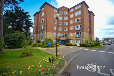 Melton Court, 37 Lindsay Road... 2 bed apartment for sale