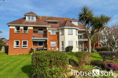 Alisa Lodge, Church Road... 2 bed apartment for sale