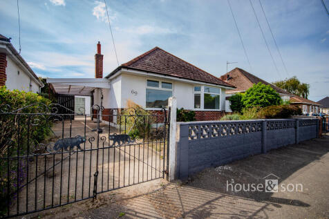 2 bedroom detached bungalow for sale