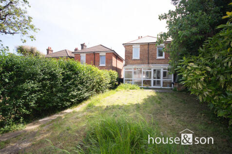 Frampton Road, Bournemouth 3 bed detached house for sale