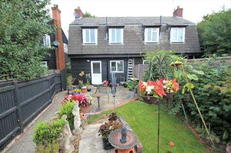 2 bedroom semi-detached house for sale