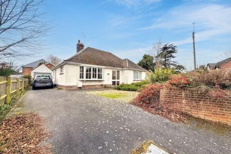 2 bedroom detached bungalow for sale