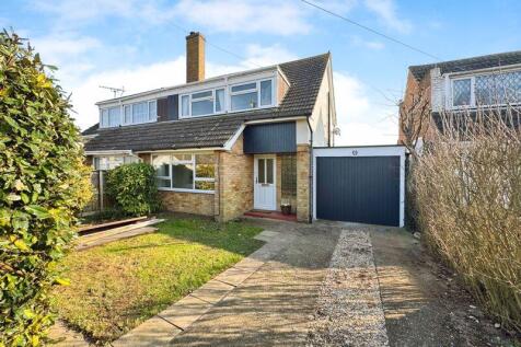 Seaview Road, Brightlingsea, CO7 3 bed semi