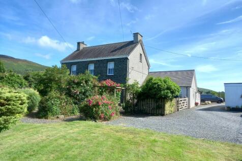 Pentir LL57 6 bed detached house for sale