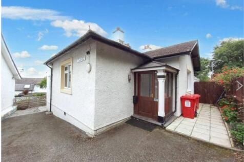 4 bedroom detached bungalow for sale