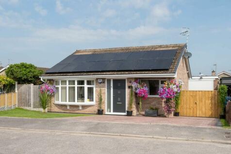 2 bedroom detached bungalow for sale