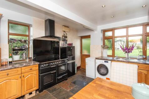 Central Drive, Chesterfield S42 2 bed detached bungalow for sale