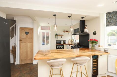 Springfield Avenue, Chesterfield S40 3 bed detached house for sale