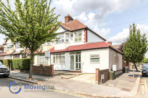 5 bedroom end of terrace house for sale