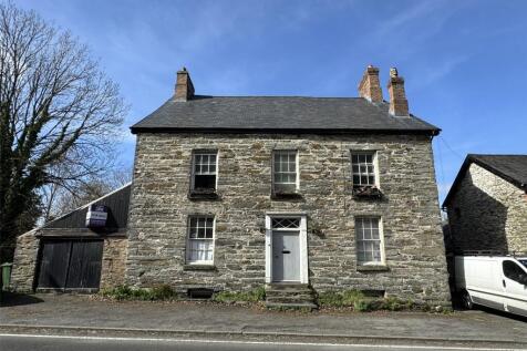 6 bedroom detached house for sale