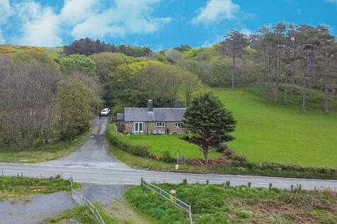 Tywyn, Gwynedd, LL36 2 bed bungalow for sale