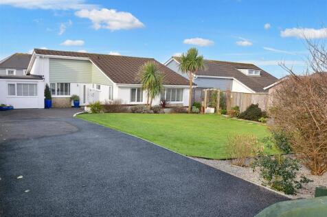 4 bedroom detached bungalow for sale