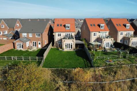 5 bedroom detached house for sale