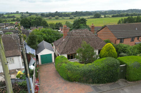 2 bedroom detached bungalow for sale