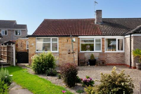 3 bedroom semi-detached bungalow for sale