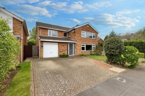 4 bedroom detached house for sale