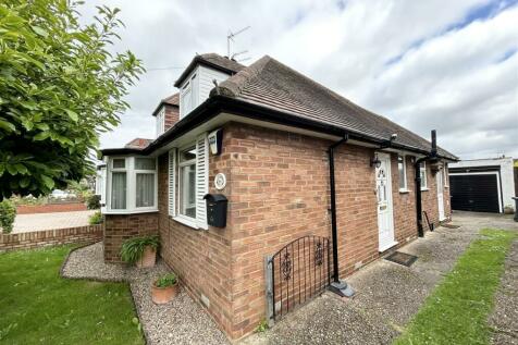 2 bedroom semi-detached bungalow for sale