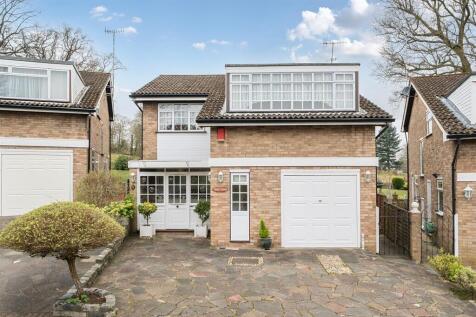 Risingholme Close, Bushey WD23 4 bed detached house for sale