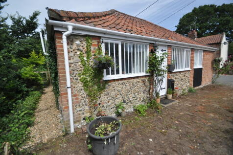 The Street, Wissett 2 bed detached bungalow for sale