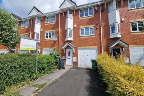 3 bedroom town house for sale