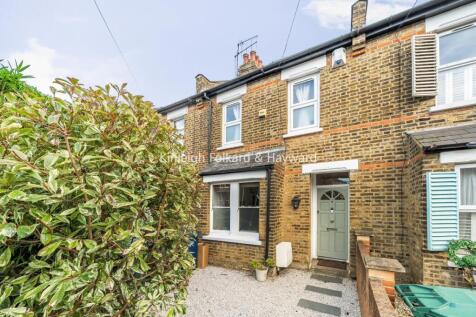 Grove Road, North Finchley, London, N12 4 bed terraced house for sale