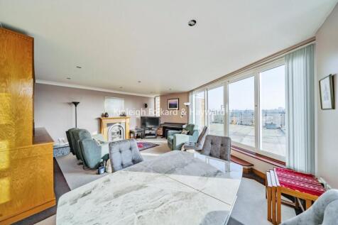 Glebelands Close, North Finchley... 3 bed flat for sale