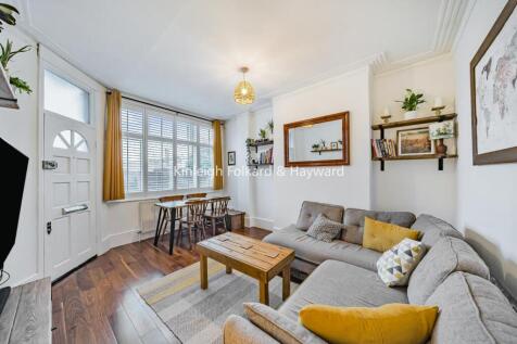 High Road, North Finchley, London, N12 2 bed flat for sale