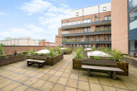 High Road, Whetstone, London, N20 2 bed flat for sale