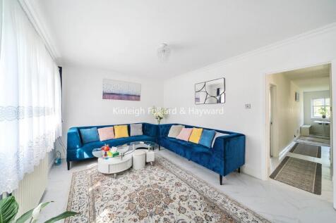 Carley Court, Friern Park London, N12 1 bed maisonette for sale