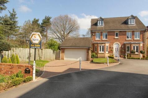 5 bedroom detached house for sale