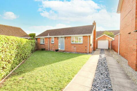 2 bedroom detached bungalow for sale