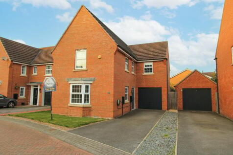 4 bedroom detached house for sale