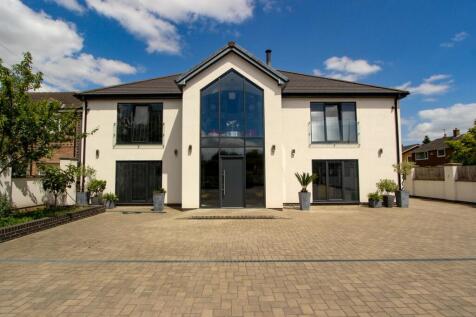 5 bedroom detached house for sale