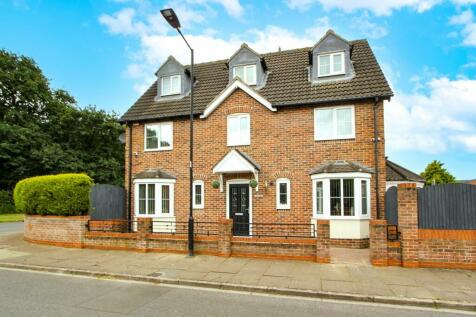 5 bedroom detached house for sale