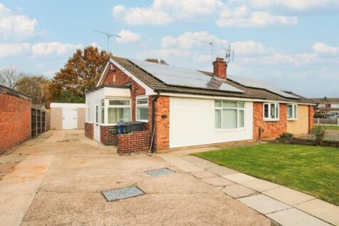 3 bedroom semi-detached bungalow for sale