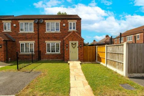 3 bedroom semi-detached house for sale