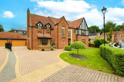 5 bedroom detached house for sale