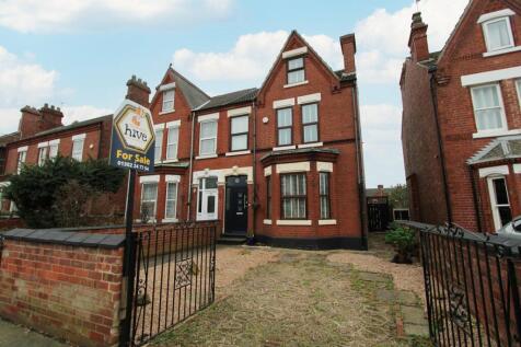5 bedroom semi-detached house for sale