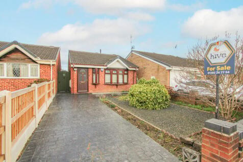 2 bedroom detached bungalow for sale