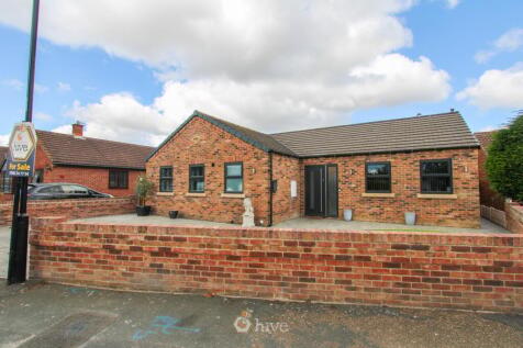 2 bedroom detached bungalow for sale